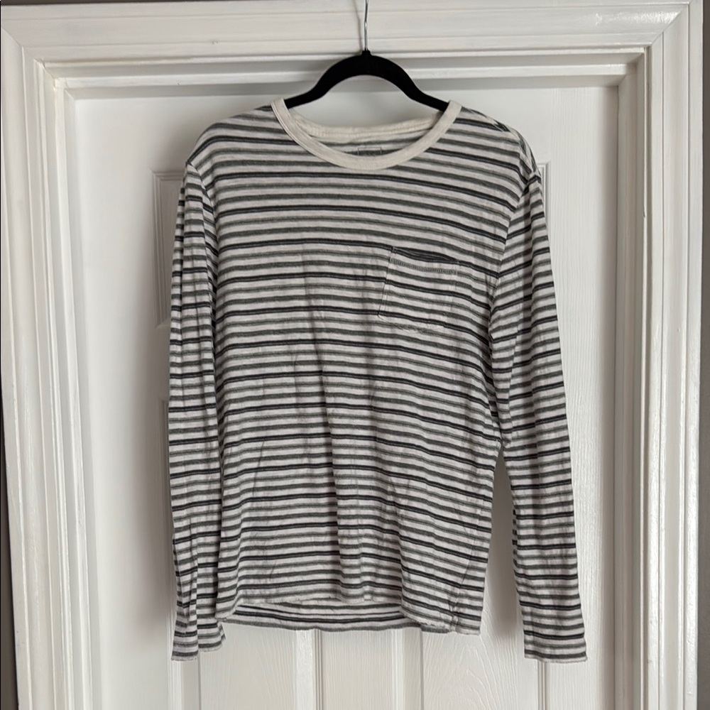 GAP Gray and White Long Sleeve Tee Striped